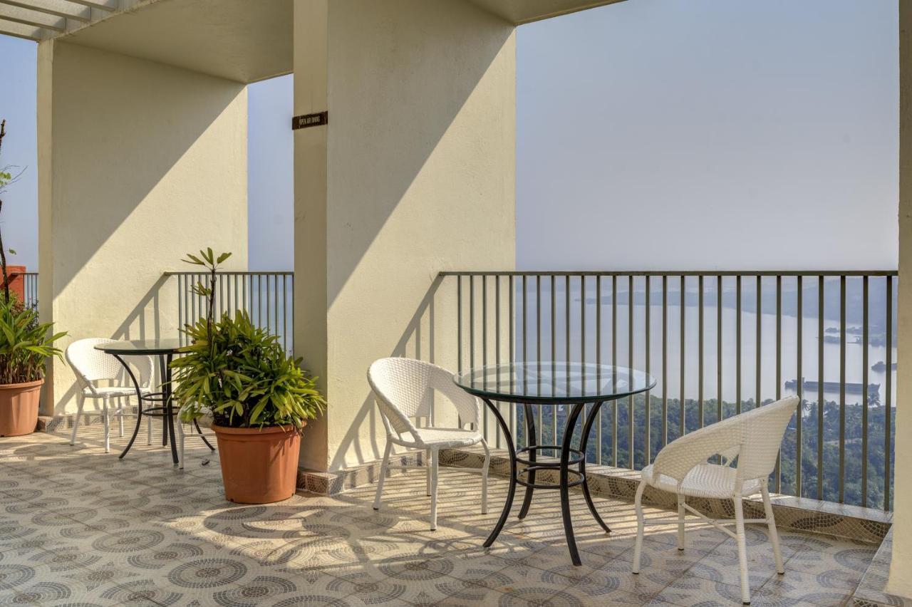 Luxe 2Bhk 10Min From Goi Airport With Pool Access Apartment Dabolim Bagian luar foto