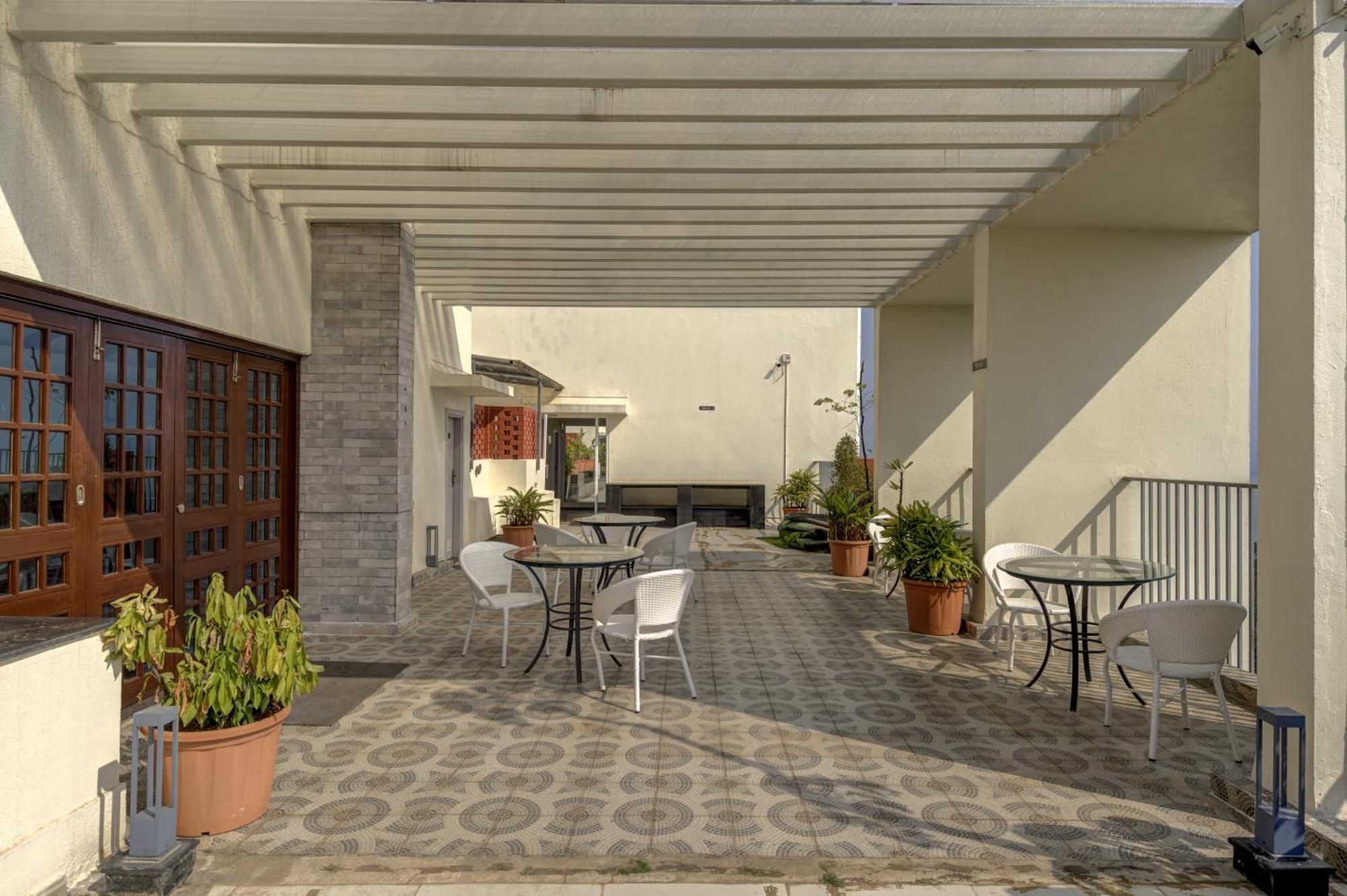 Luxe 2Bhk 10Min From Goi Airport With Pool Access Apartment Dabolim Bagian luar foto