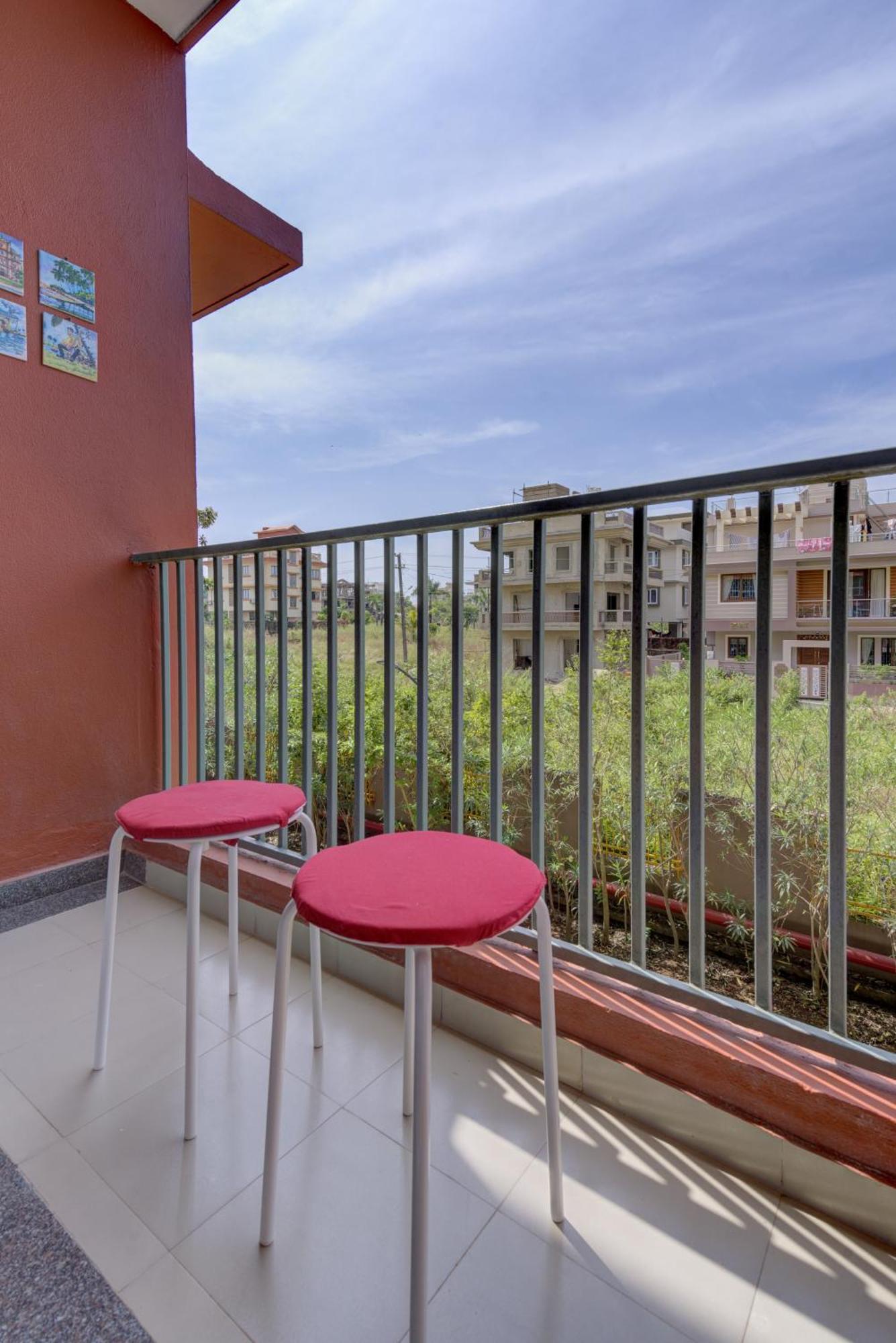 Luxe 2Bhk 10Min From Goi Airport With Pool Access Apartment Dabolim Bagian luar foto